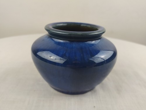 Urn shaped glazed electric - shaped,